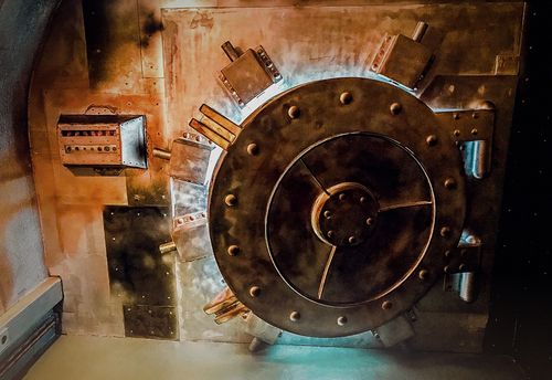 THE SAFE BREAKER