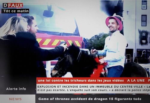 LA FETE DE TROP