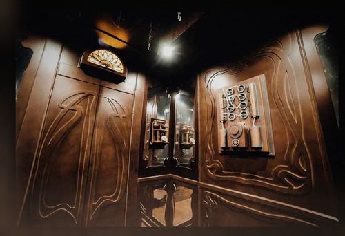 The Hotel Lift
