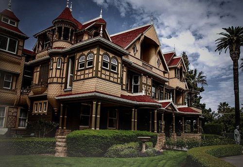 Winchester Mystery House - Mansion Tour