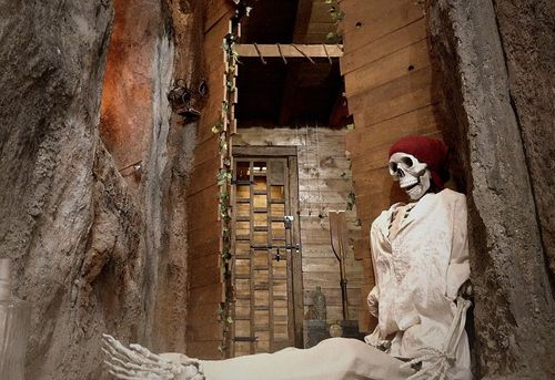 Pillage Of The Cursed Cave