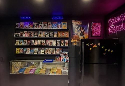 80s & 90s Escqpe the Past
