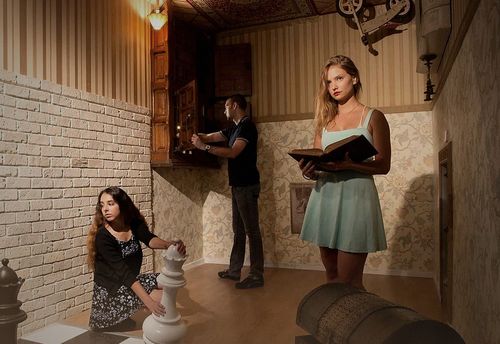Alice in Wonderland: Through the Looking Glass (Tel Aviv)