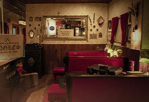 English Café Carriage: Sherlock Holmes’ Irregulars