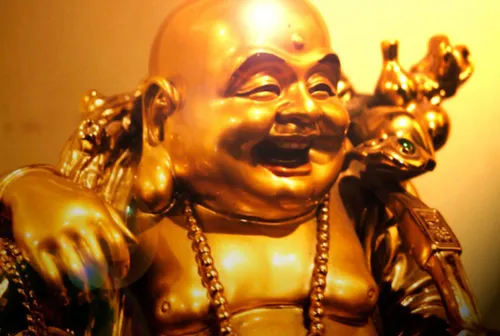 Perfect strike in the garden of Buddha